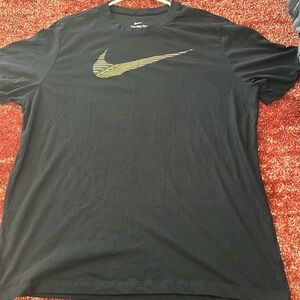 Nike The Nike Tee Dri-fit XL
EUC